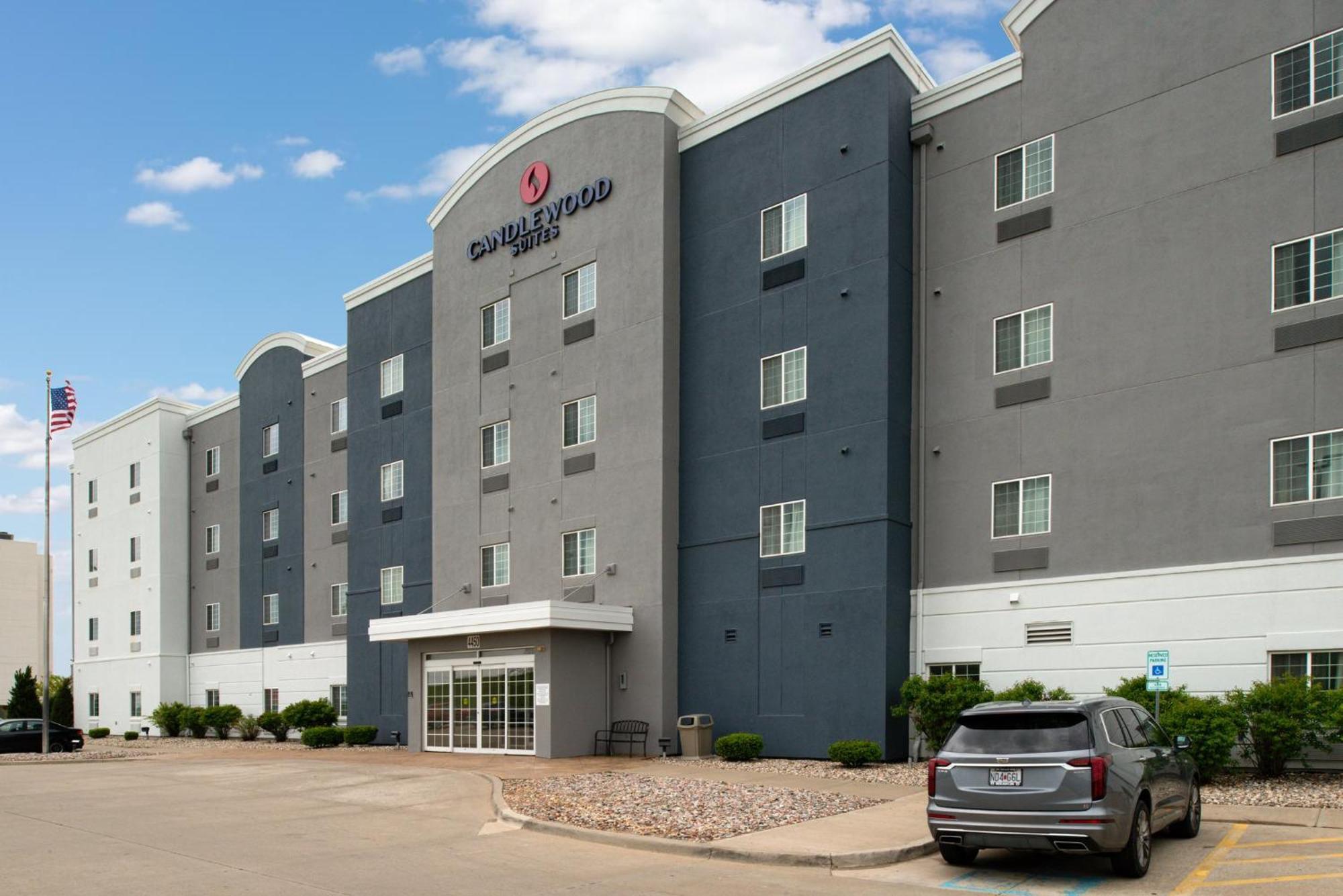 Candlewood Suites Kansas City Northeast By Ihg Exterior photo