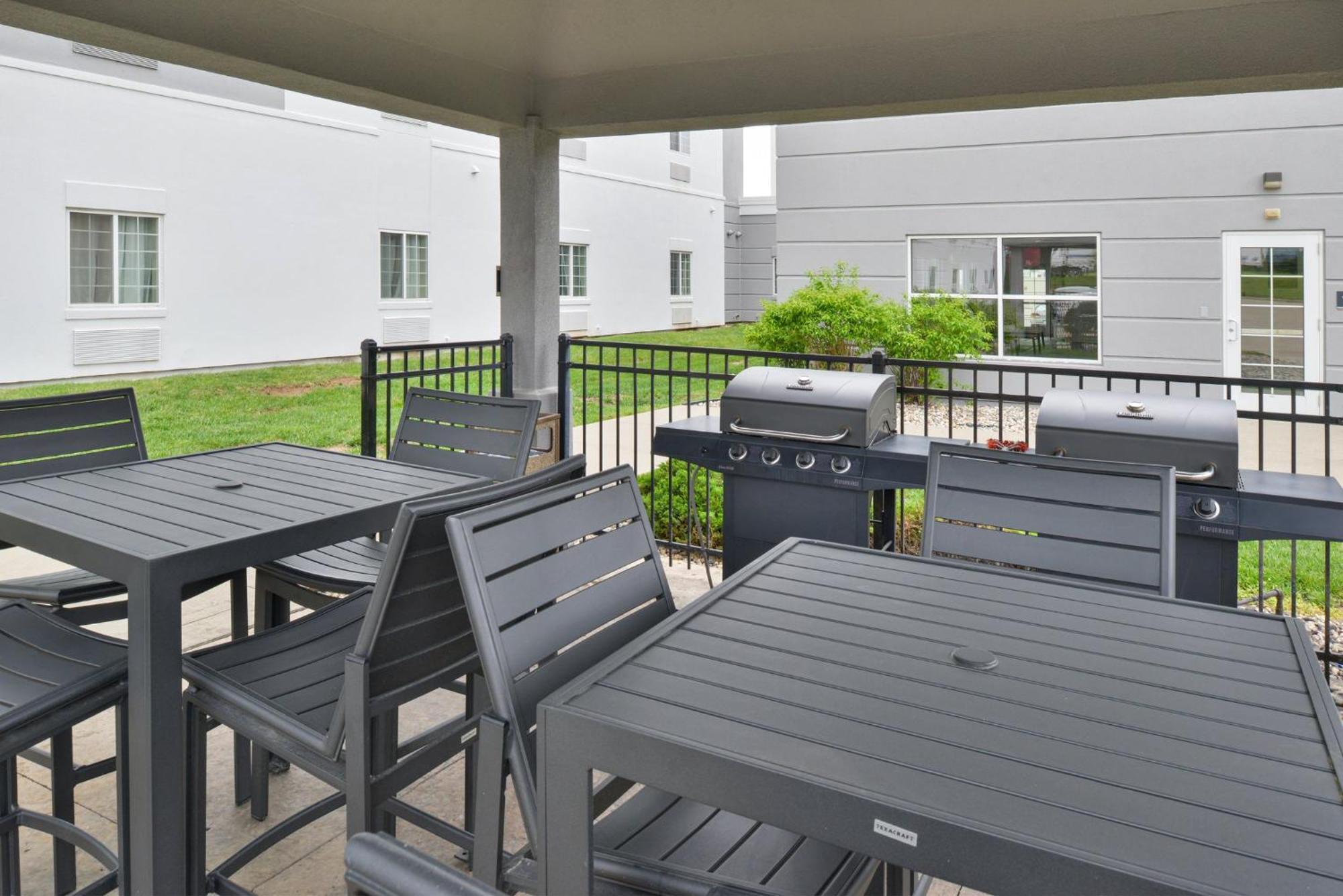 Candlewood Suites Kansas City Northeast By Ihg Exterior photo