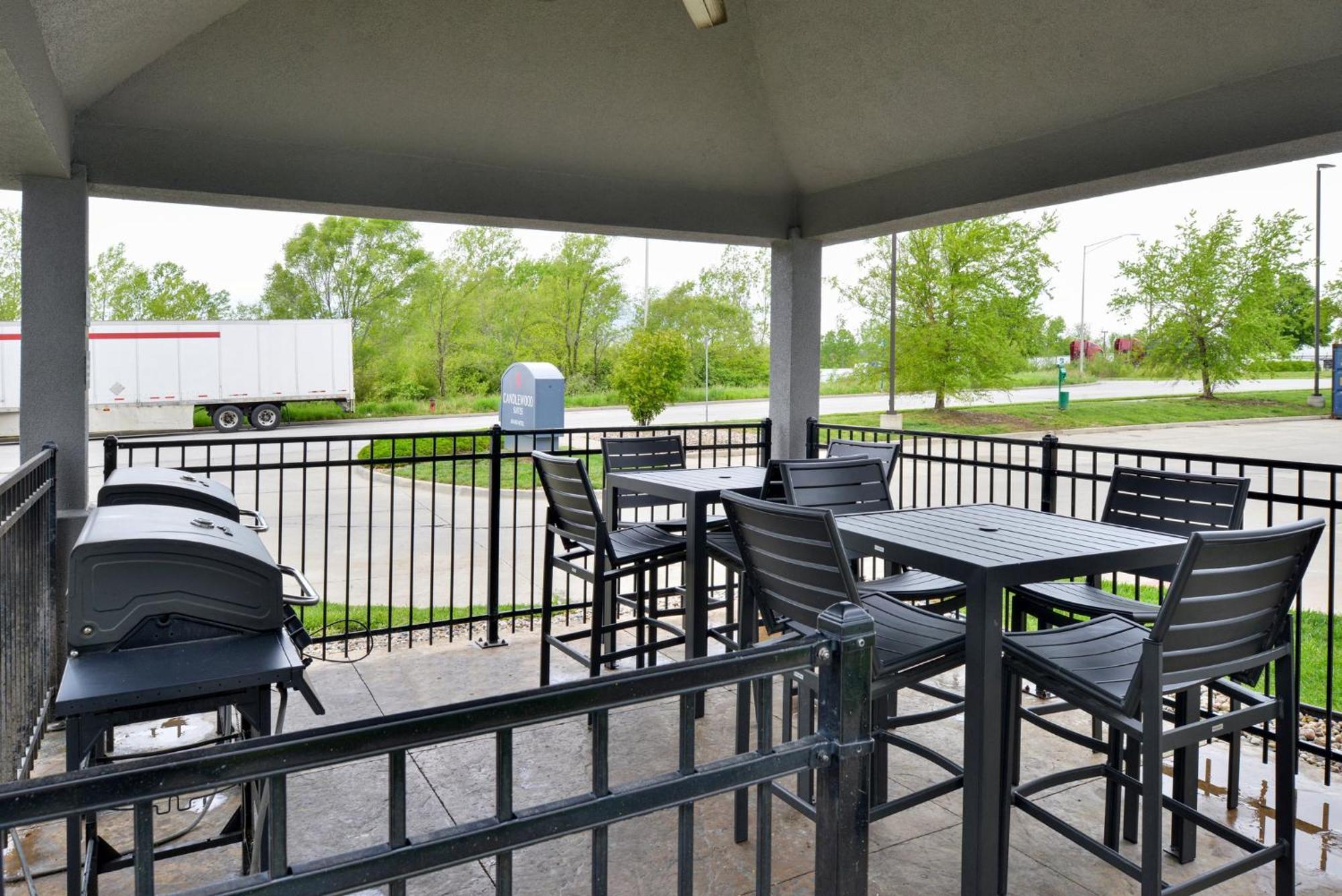 Candlewood Suites Kansas City Northeast By Ihg Exterior photo